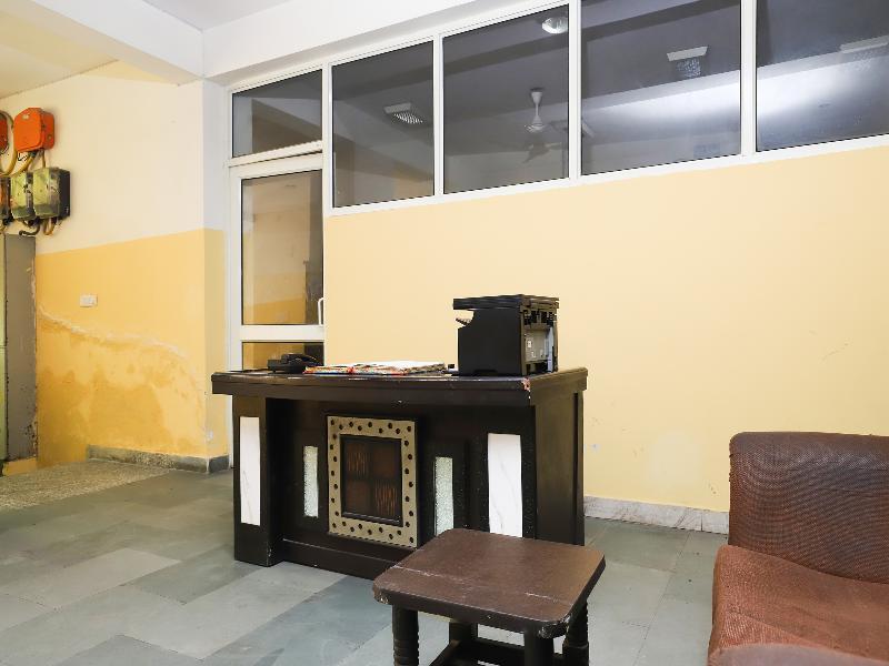 Oyo 28126 Charanpahari Hotel New Delhi Buitenkant foto