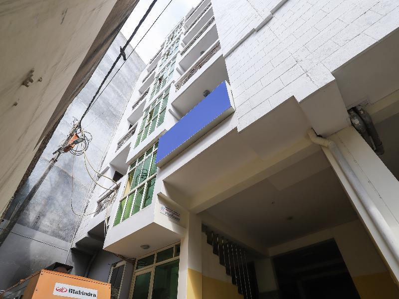 Oyo 28126 Charanpahari Hotel New Delhi Buitenkant foto